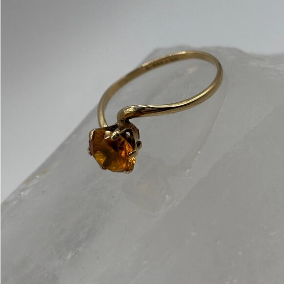 Facetted Citrine Ring in 10 KT Gold - Size 6.5 - Picture 3 of 5